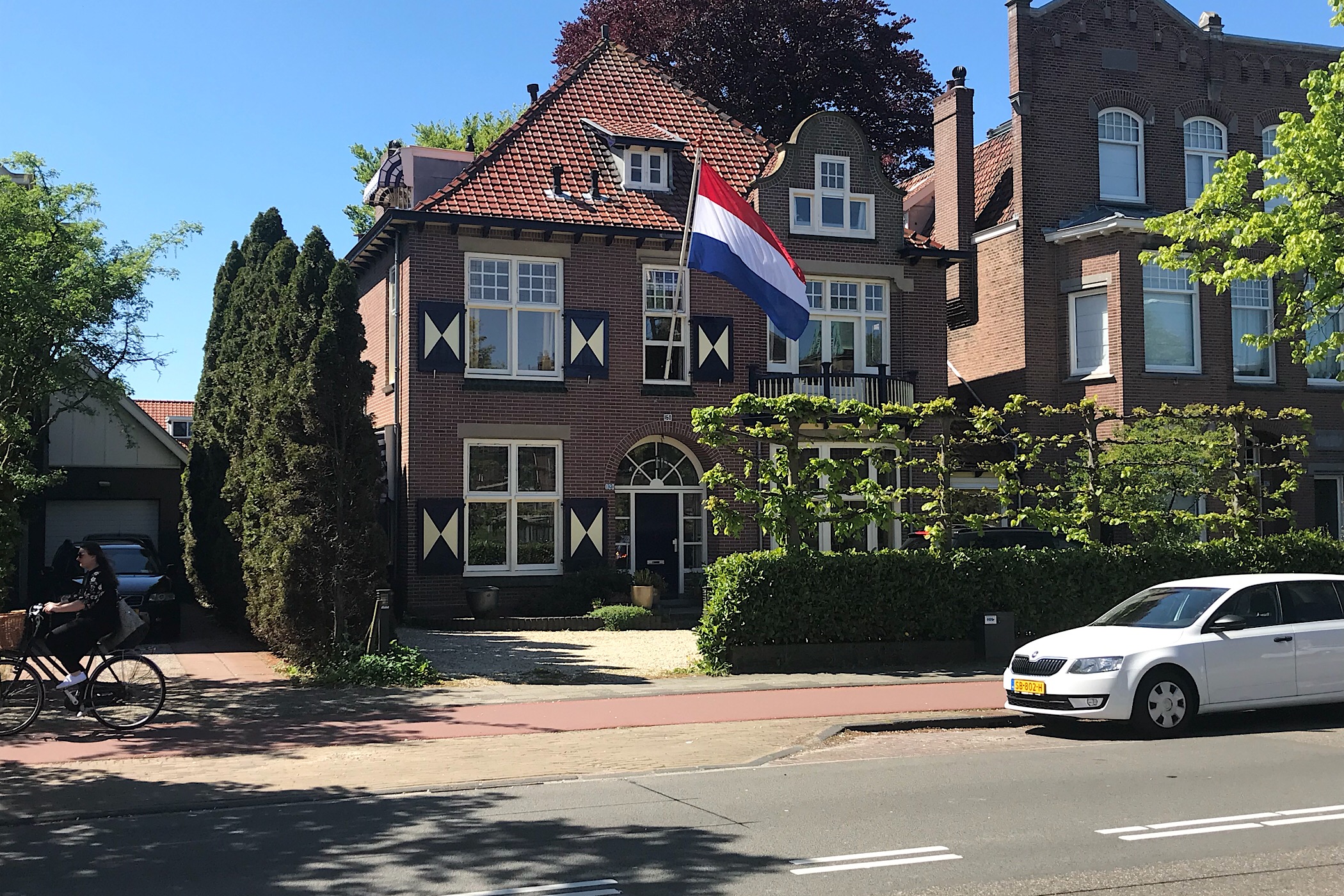 Eenzame Nederlandse vlag op Bevrijdingsdag 2018 te Leiden