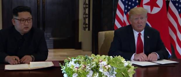 Ondertekening van de Declaration of Friendship door Donald Trump en Kim Jong-Un