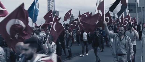 Pro-Erdogan demonstratie op Erasmusbrug te Rotterdam (16 juli 2016)
