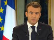 President Macron tijdens zijn toespraak op 10 december