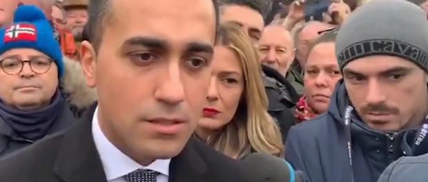 De Italiaanse vice-premier Luigi di Maio na zijn ontmoeting met de Franse Gele Hesjes (7 januari 2019)