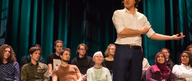 Titelfoto OpinieZ-artikel Robert Bor “Zihni Özdil en het intellectuele failliet van links”