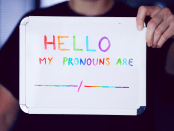 Titelfoto artikel OpinieZ Woke Donderdag - Van #PronounsDay tot Niet-Prostaatbezitter
