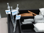 Titelfoto bij artikel Kanttekeningen bij vaccinatiebeleid VS en Nederland Lucas hartong opiniez