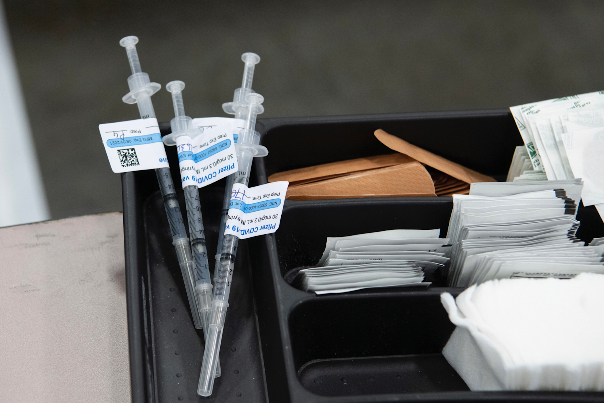 Titelfoto bij artikel Kanttekeningen bij vaccinatiebeleid VS en Nederland Lucas hartong opiniez