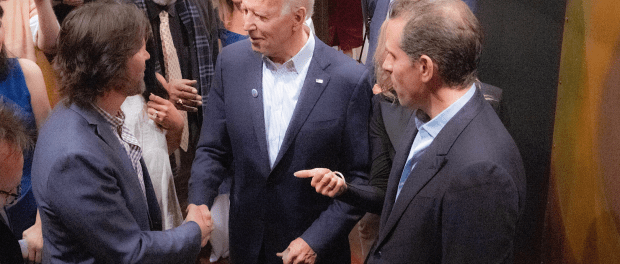 Titelfoto bij artikel Hunter Biden's Laptop from Hell ines van bokhoven opiniez