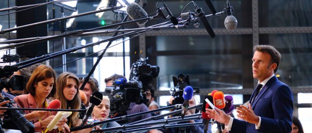 Titelfoto bij artikel Nederlaag Macron: tijd voor Plan B in de EU Jan gajentaan opiniez
