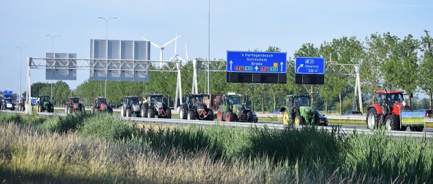Titelfoto bij artikel De aanval op de democratie komt niet van de boeren Maaike van charante opiniez