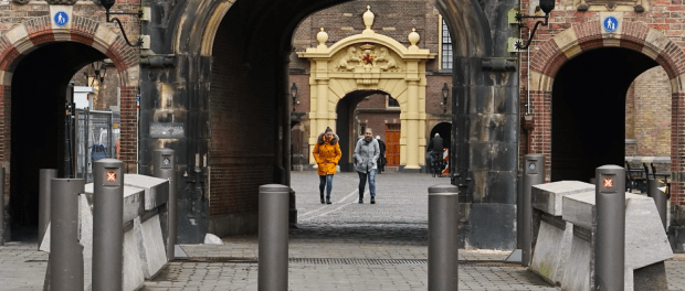 Titelfoto bij artikel Verlos ons van dit Kabinet (1) Guus berkhout opiniez