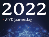 Titelfoto bij artikel AIVD criminaliseert kritische burgers Maaike van charante opiniez
