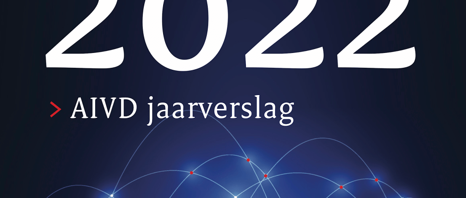 Titelfoto bij artikel AIVD criminaliseert kritische burgers Maaike van charante opiniez