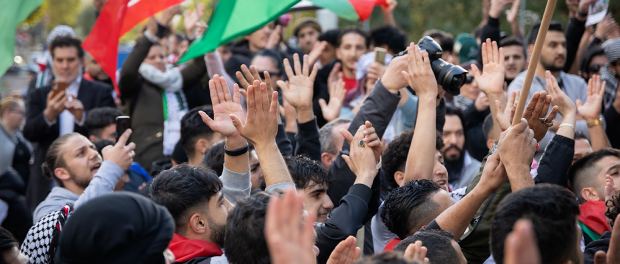 Titelfoto bij In naam van Allah, in naam van God? Simon soesan opiniez