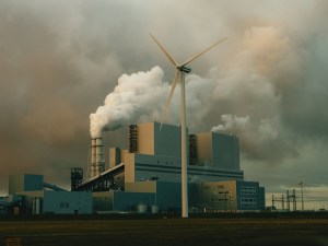 Titelfoto bij artikel Energietransitie: groene nachtmerrie op weg naar de afgrond raymond peil opiniez