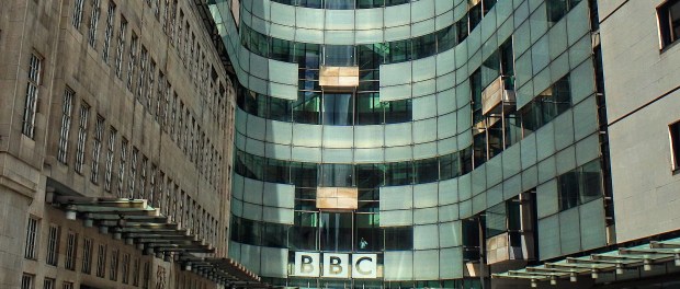 Titelfoto bij artikel Schokkend rapport toont anti-Israëlbias BBC Maaike van charante Opiniez