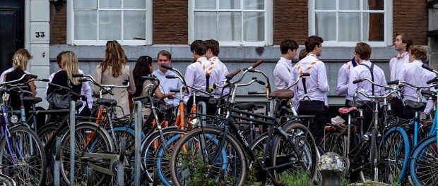 Titelfoto bij artikel Polarisatie is geen gevolg van kloof tussen hoog- en laagopgeleiden Johannes vervloed opiniez