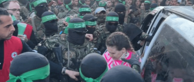 Titelfoto bij artikel Eerste gijzelaars vrij, maar westen moet haat in Gaza onder ogen zien Maaike van charante opiniez