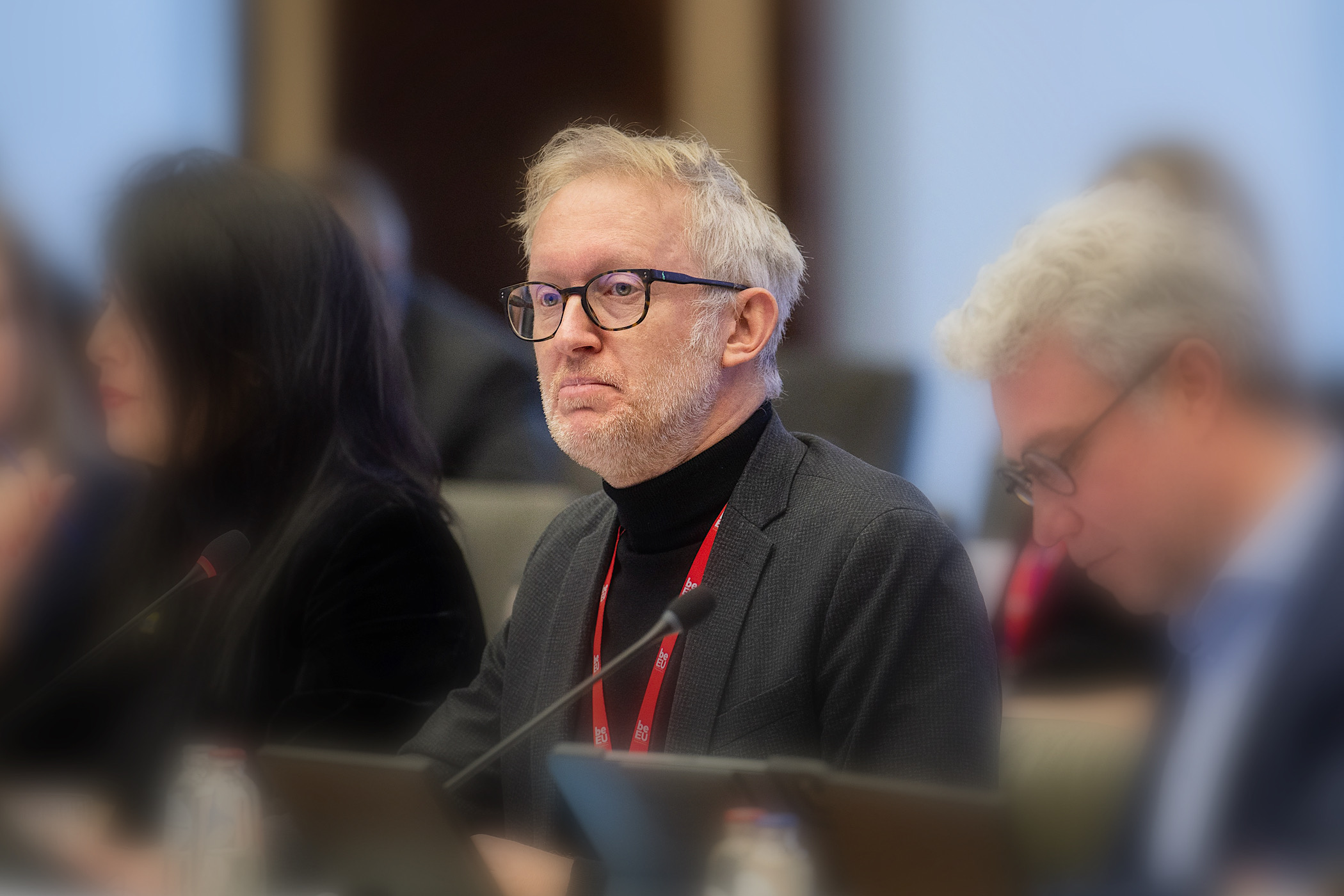 Titelfoto bij artikel David van Reybrouck, Deugdenker der Nederlanden Bauke geersing opiniez