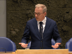 Titelfoto bij artikel Over de wonderlijke hervormingsplannen van de publieke omroep Bauke geersing opiniez