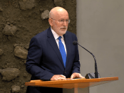 Titelfoto artikel Rasopportunist Frans Timmermans heeft zijn principes weer eens verkocht maaike van charante opiniez