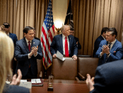 Titelfoto bij artikel President Trump doet wat hij zijn kiezers heeft beloofd alma van hees opiniez
