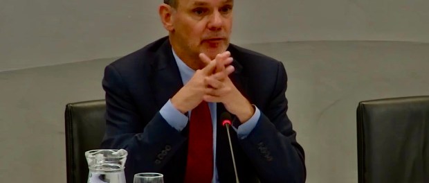 Titelfoto artikel Vertrek incompetente NSC-minister Veldkamp terecht Paul Verburgt opiniez
