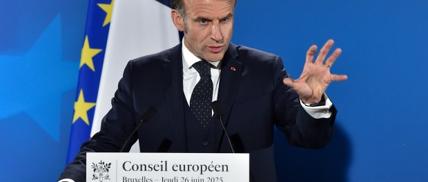 Titelfoto artikel Frankrijk wankelt: Macron moet kiezen of kabelen Jan gajentaan opiniez