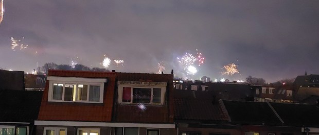 Titelfoto bij artikel Oud- en Nieuw-geweld is gevolg van gezagscrisis Ines van bokhoven opiniez