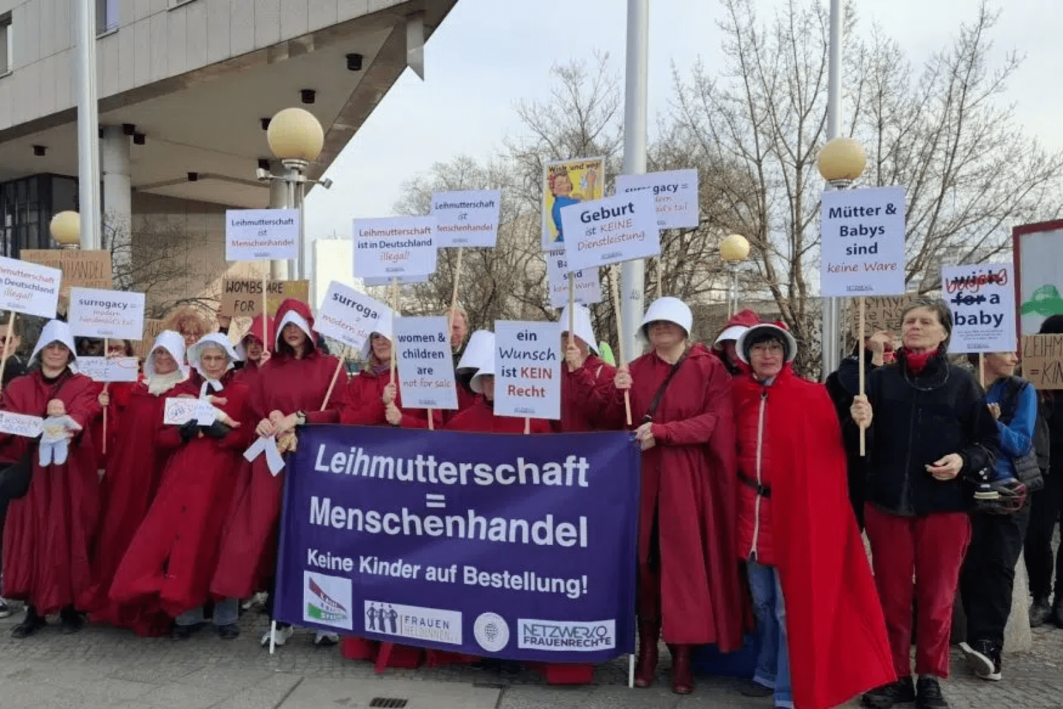 Titelfoto bij artikel Wetsvoorstel D66 wil gratis baby's voor homokoppels Opiniez sybilla claus