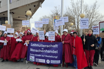 Titelfoto bij artikel Wetsvoorstel D66 wil gratis baby's voor homokoppels Opiniez sybilla claus