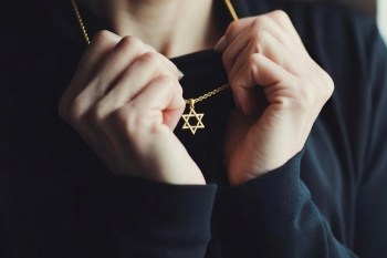 Titelfoto artikel Misleidende mediaberichten over Israël jagen antisemitisme aan Shanna vink meijer OpinieZ